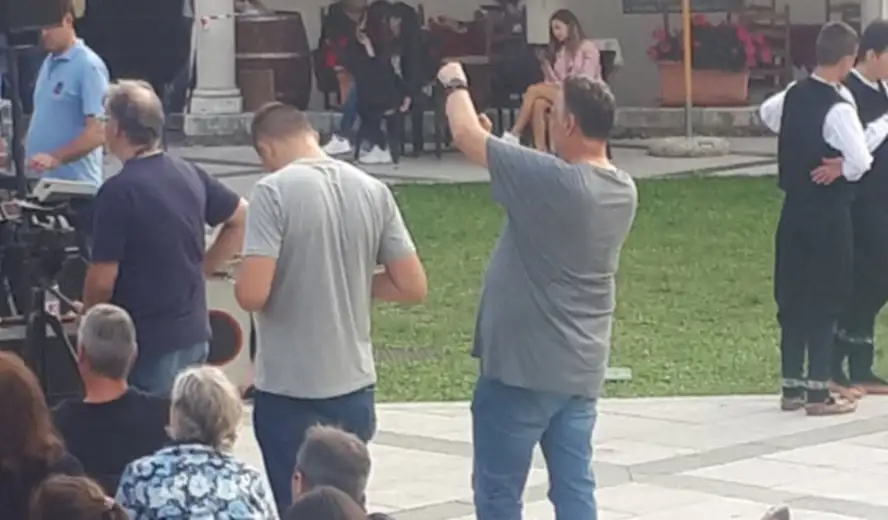 Beše vašar u Italiji, a na vašaru...