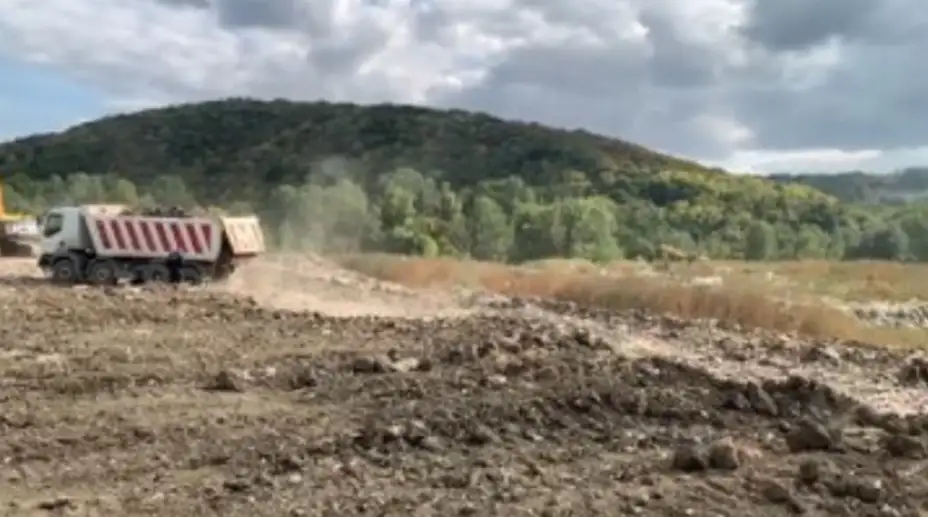 Ničić: Požar na deponiji Halovo potpuno saniran. Radi se na preventivnom zatrpavanju deponije zemljom