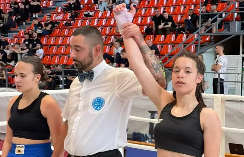 Zaječarka Helena Drobnjaković osvojila srebrnu medalju u disciplini „ful kontakt“ na Prvenstvu Srbije u kik-boksu