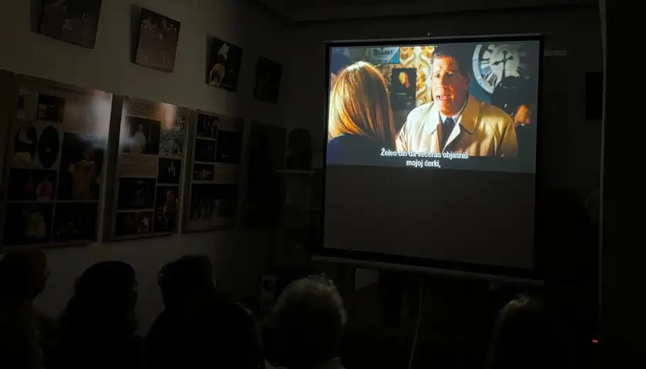 Projekcijom filmske komedije ,,(Ćerkin) prvi put”, počeo mesec italijanskog filma