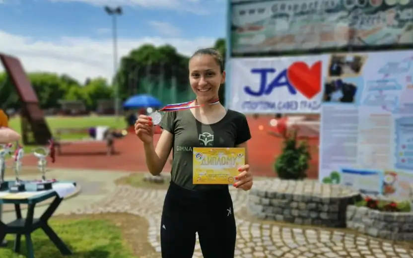 Iva Maletić osvojila 2. mesto na Republičkom takmičenju u atletici - disciplina 800 m