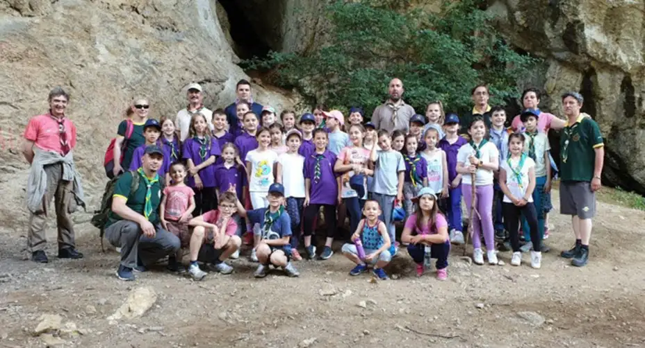 IZVIĐAČI U KANJONU VRATNE