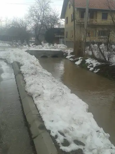 Godišnja doba se smenjuju u Zaječaru: Sunce, kiša, grad u jednom danu!