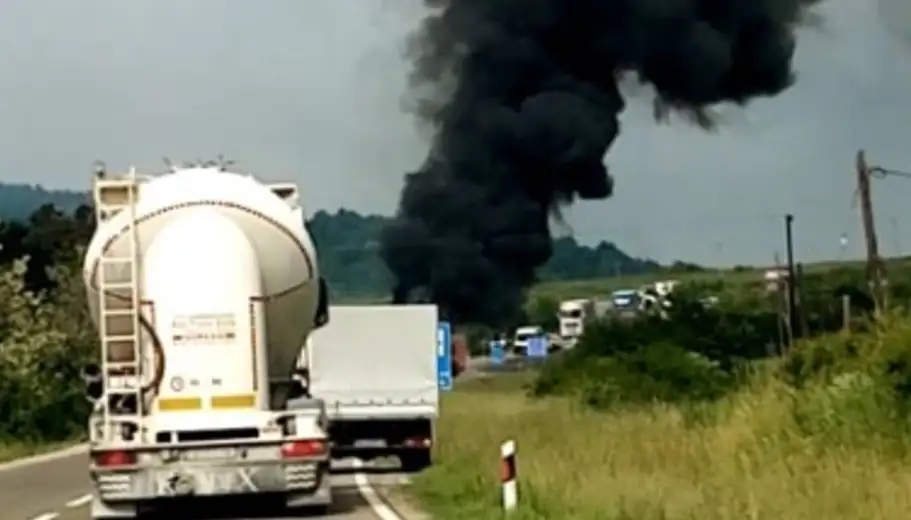 Izgoreo kamion na putu Zaječar - Paraćin