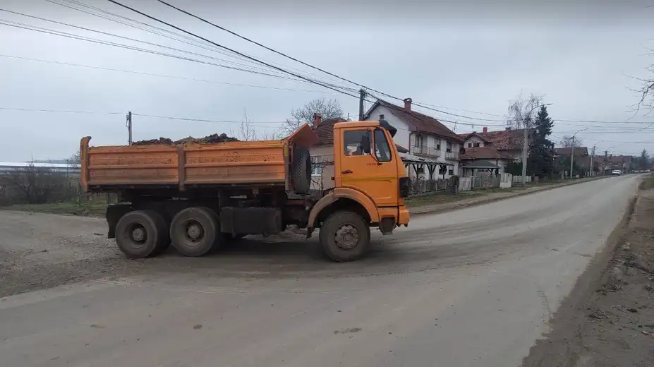 "Ovo je katastrofa, razmišljam da kupim opanke": Muke meštana naselja Šljivarski put