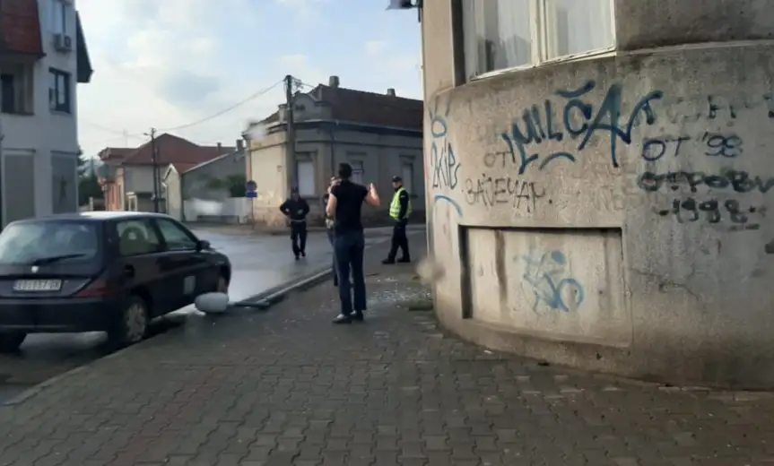 Saobraćajna nezgoda kod biblioteke: Policija traga za počiniocem