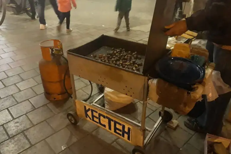 Miris jeseni je miris pečenog kestena