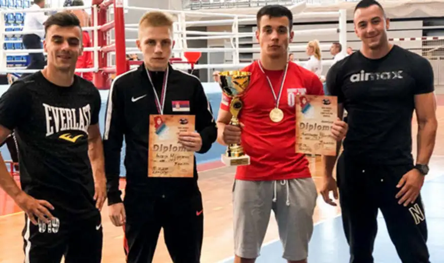 Aleksandar Milivojević osvojio je pehar za najboljeg borca prvenstva i zlatnu medalju