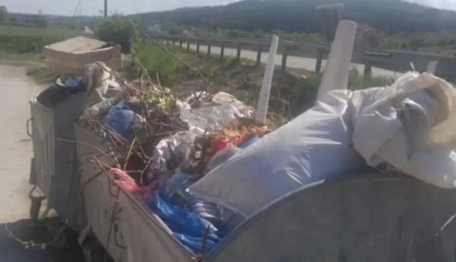 Kontejneri u Grljanu se ne prazne danima?