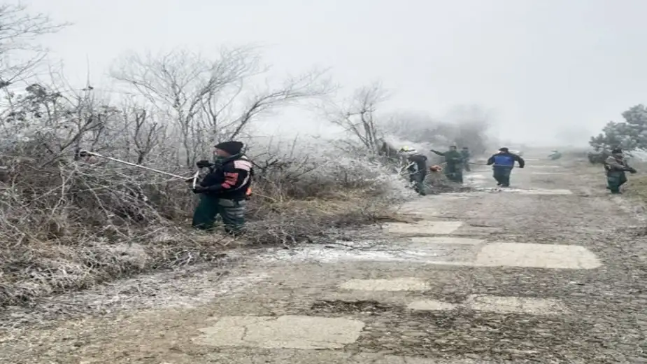 Uklonjeno šiblje i rastinje na putu Trnavac-Gradskovo