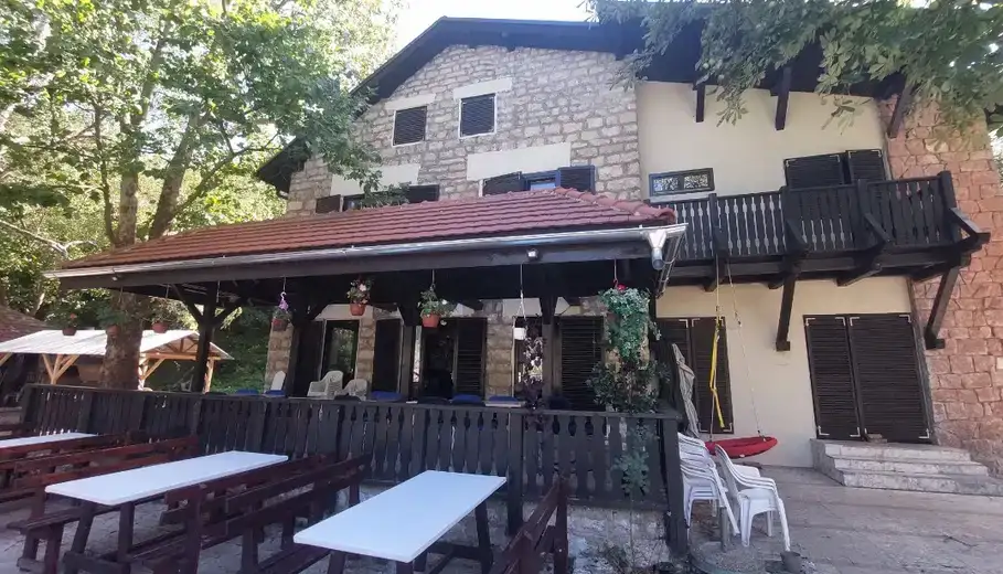 Krčma "Trška": Potrebna radnica