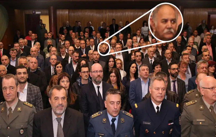 Trgovina oružjem: Povlašćena cena za oca ministra policije