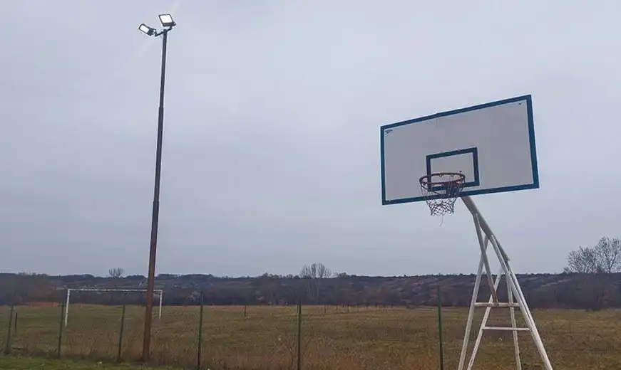 Nova LED rasveta za otvoreni sportski teren u Salašu