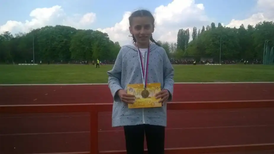 Lena Maletić osvojila treće mesto u trci na 600 metara na Republičkom takmičenju u atletici