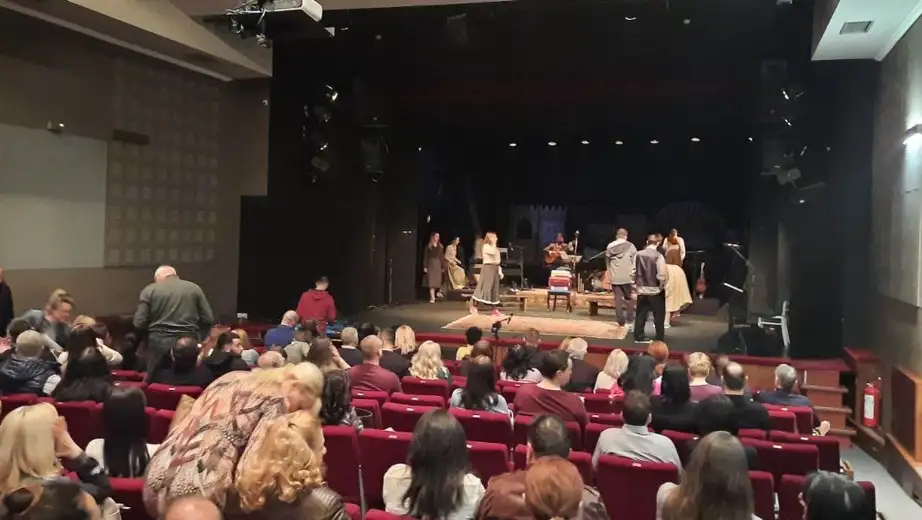 Odigrana predstava "Čehovljeva soba" u Leskovcu