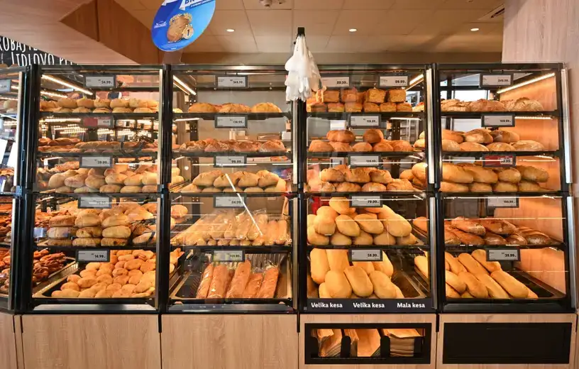LIDL NEĆE POVEĆAVATI CENU BELOG HLEBA: OSTAJEMO NA 58,99 RSD,  POTROŠAČI PRIORITET