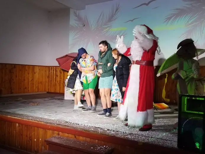 Predstava "Novogodišnje magarence" odigrana u Dubočanu