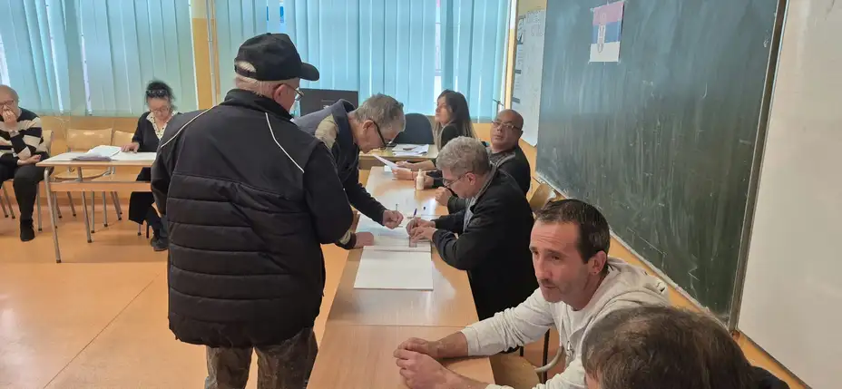 Izlaznost u Zaječaru u 12 časova premašila 34 odsto