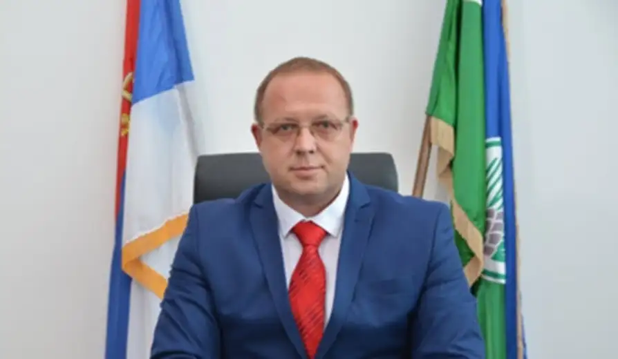 Dok gradonačelnik Bora preti prijavama iz Glasno za omladinu poručuju: "Izjava gradonaćelnika izaziva duboku zabrinutost"