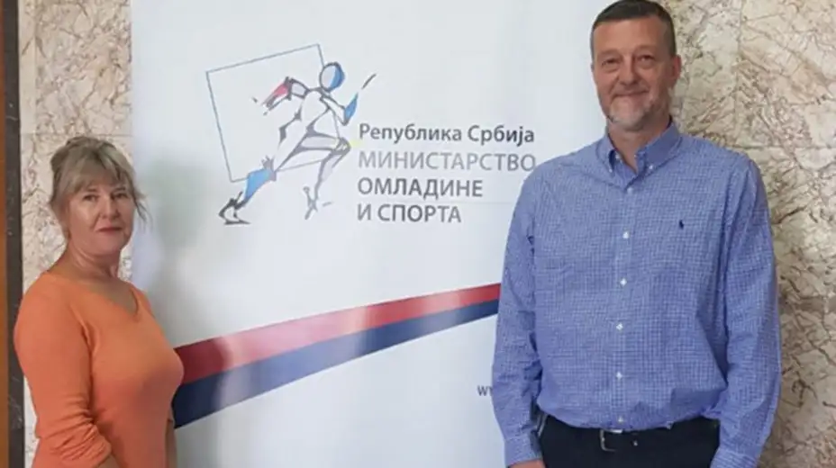 Potpisan ugovor za rеalizaciju projеkta “Osvеtljеnjе Sunčanе stazе“