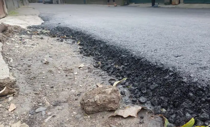 “Hvala predsedniku Vučiću što nam je dao asfalt za stadion koji nikome ne treba”: Deo stanara asfaltirane Mišarske ulice nezadovoljni izvedenim radovima