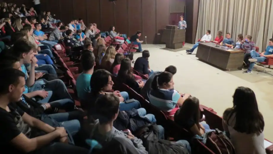 Mladi i demokratija: Poziv za đake iz Timočke Krajine