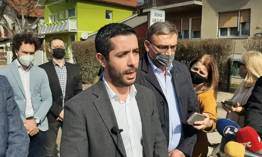 „Dva jaja za 22 dinara čoveka drže sitim ceo dan“: Kako ministar Momirović promoviše akciju „Najbolja cena“