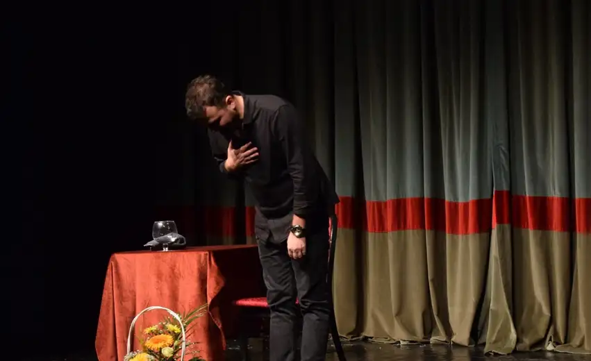 Četvrte večeri Festivala malih pozorišnih formi, zaječarska publika uživala je u monokomediji ,,Beskompronmisni stand up“