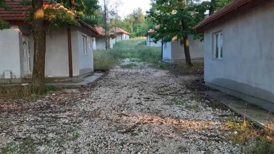 Naselje duhova: Bungalovi na Kraljevici i dalje ničemu ne služe