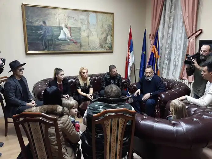 Svi u halu sportova: Večeras pevamo svim srcem za Nemanju!