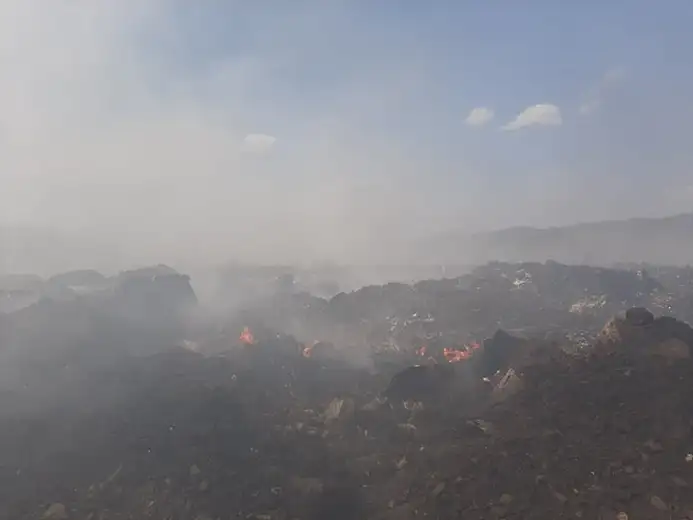 Deponija i dalje gori: vatrgosaci i radnici JKSP "Zaječar" rade na suzbijanju požara