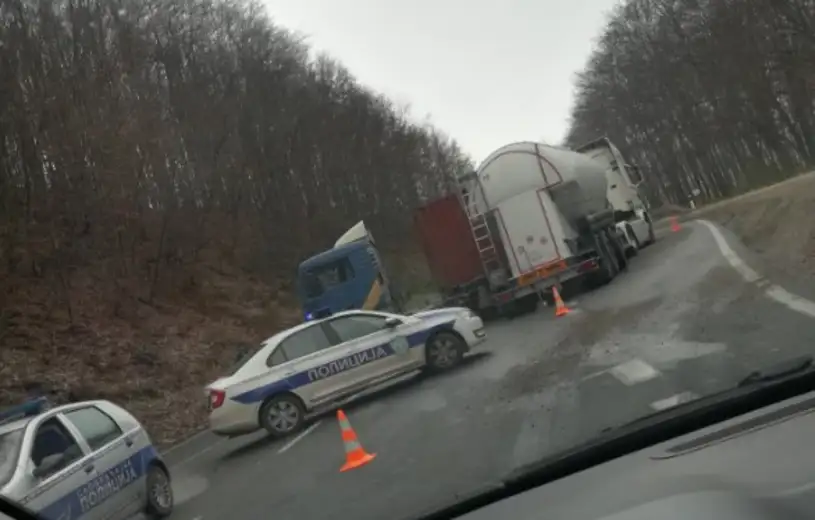 Saobraćajna nezgoda na Čestobrodici: Dva kamiona