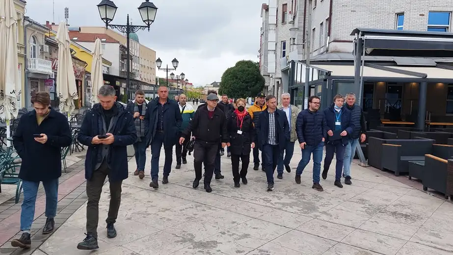 Negotin: "Neviđeni pritisak - policija hapsi članove biračkih odbora"