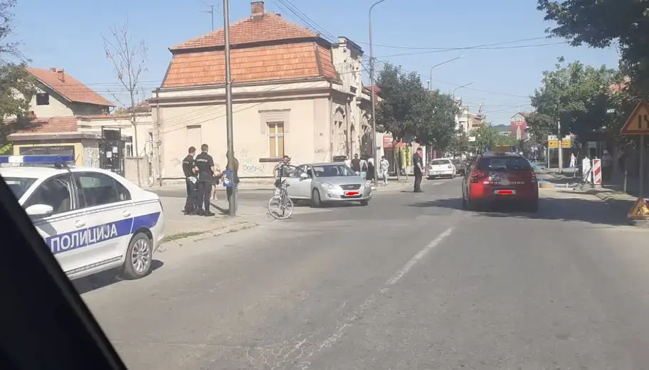Saobraćajna nezgoda u Zaječaru: Automobil udario biciklistu