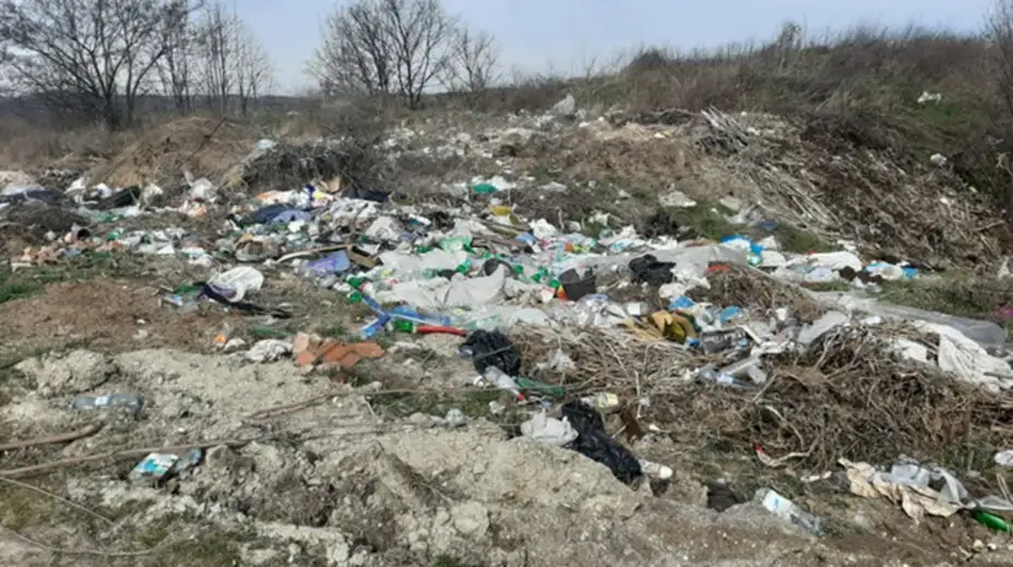 Deponija kraj puta Zaječar - Bor