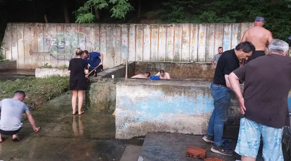 “Da ova banja postoji u bilo kojoj državi, a da nije Srbija, od ovog bi napravili nešto prelepo”: Udruženje “Eko istok” i meštani očistili Nkoličevsku banju