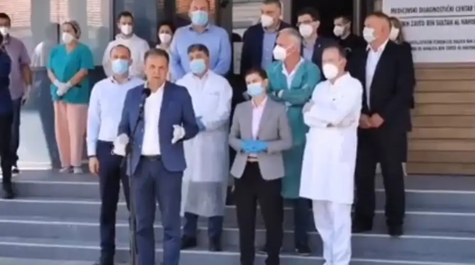 Sklanjali obolele iz hodnika bolnice da se premijerka i ministri ne stresiraju
