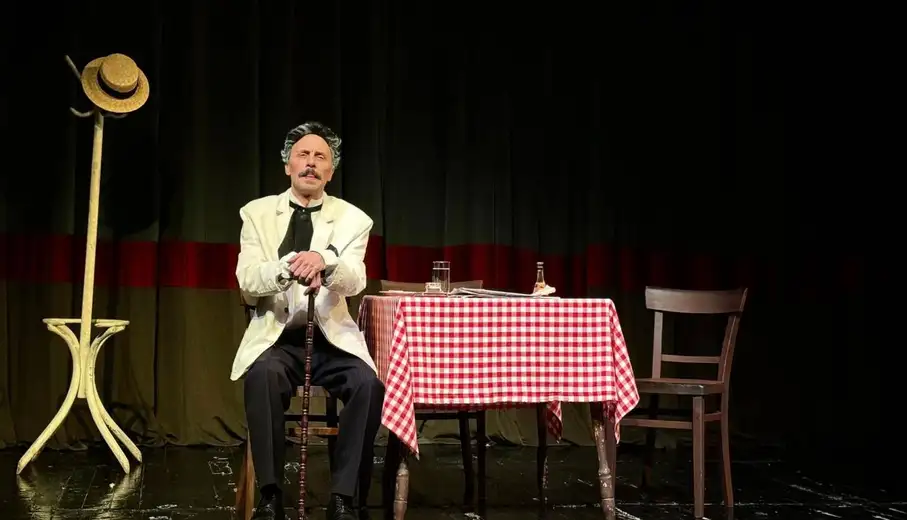 U teatru "Zoran Radmilović” odigrana pretpremijera monodrame "Nušić lično”