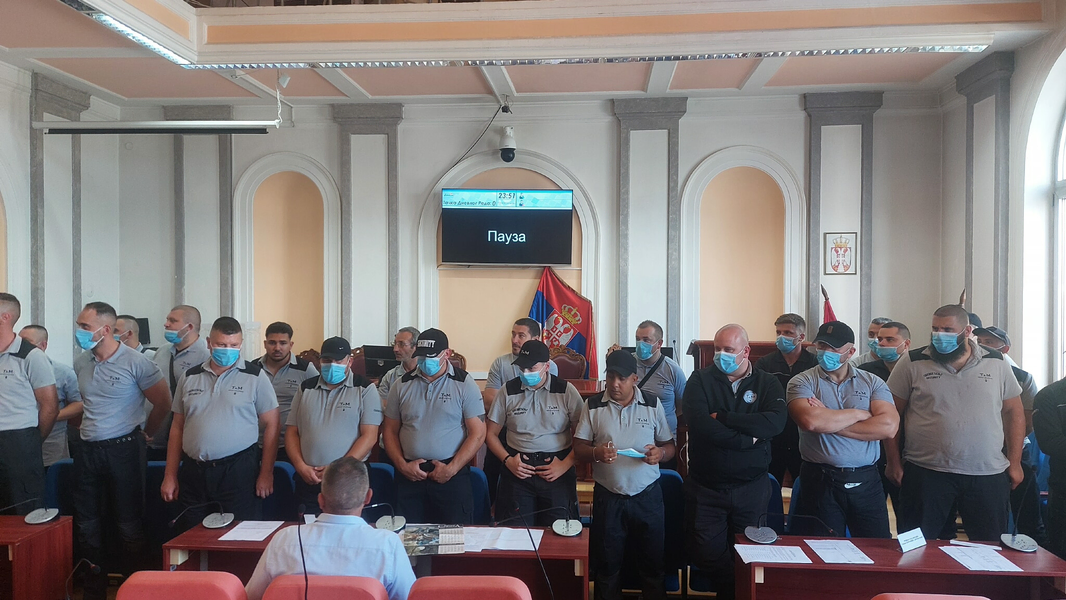 „Mi ne možemo njima ništa, oni ovde komanduju“: Policija priznala da privatno obezbeđenje u Zaječaru ima veća ovlašćenja od njih