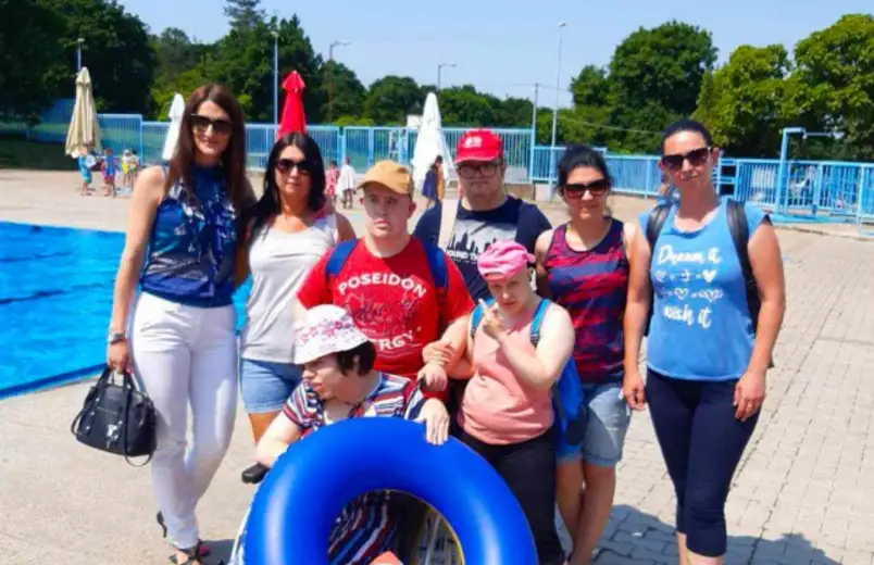 Besplatan ulazak na bazen za korisnike Ustanove "Oblutak"