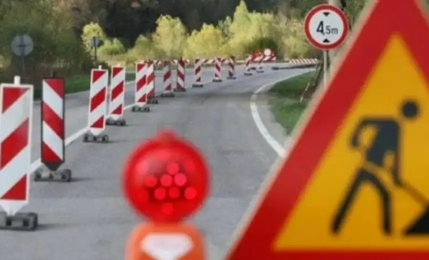 Stanje na putevima: Zbog sezone radova usporen saobraćaj na nekim mestima