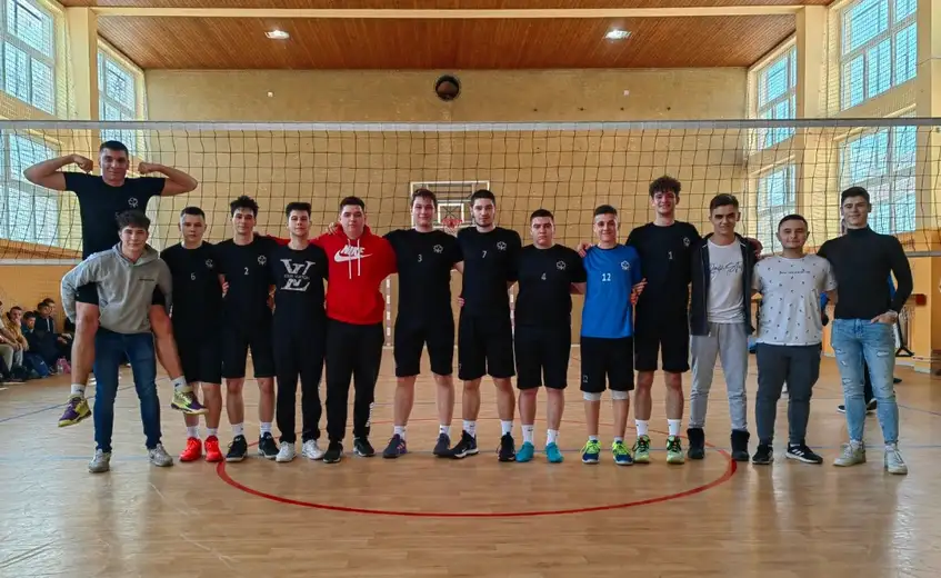 Odbojkaši Gimnazije osvojili prvo mesto na okružnom takmičenju u odbojci