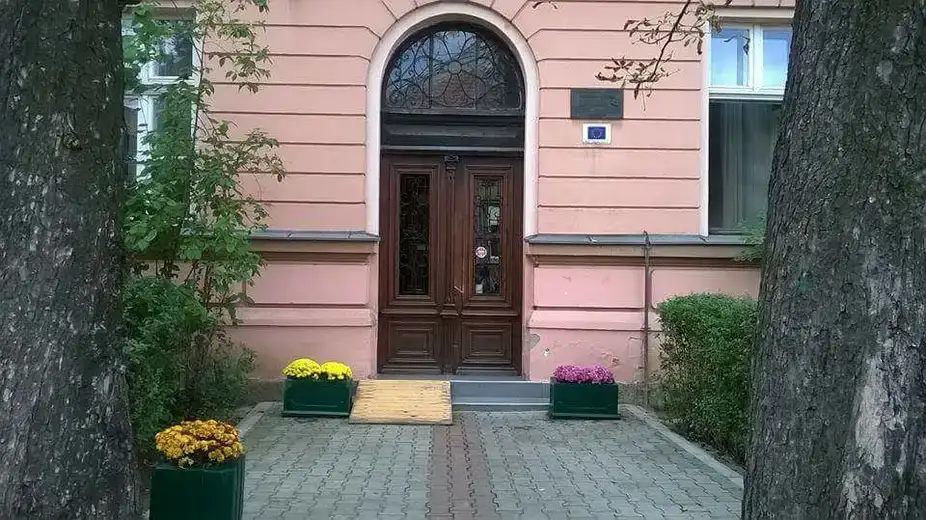 Po dve zlatne i srebrne medalje, i jedna bronzana za matematičare OŠ "Desanka Maksimović" na takmičenju u Krajovi