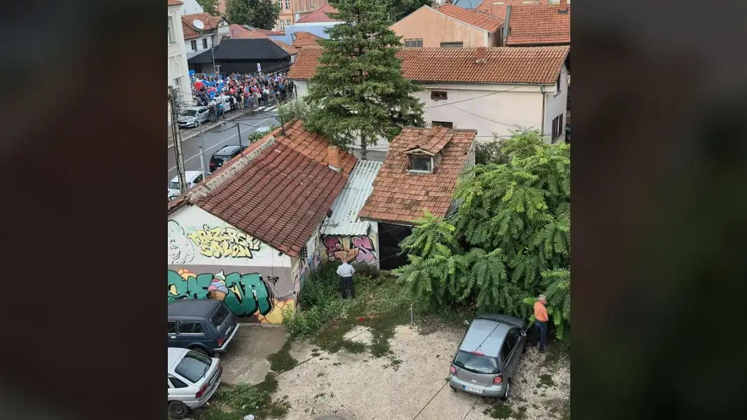 Zaječarski naprednjaci protiv blokada, ali su za klozete pod otvorenim nebom