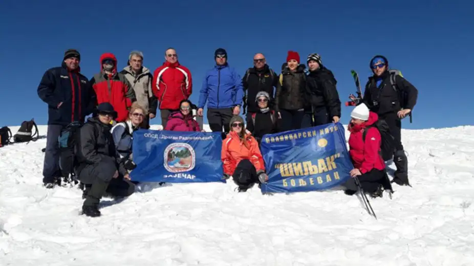 ZIMSKI USPON NA MIDŽOR - PLANINARI OSVOJILI NAJVIŠI VRH SRBIJE