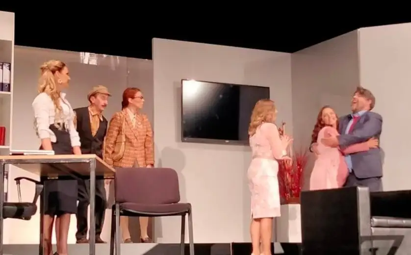 U Negotinu odigrana predstava "Narodni poslanik"