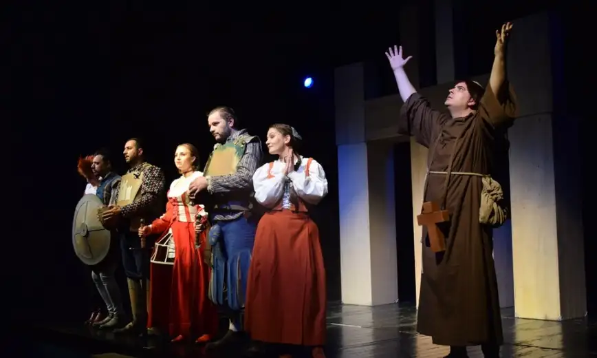 Poslednje takmičarske večeri izvedena predstava "Komedija ometena u razvoju": "Zoranov brk pripao Ivanu Petroviću