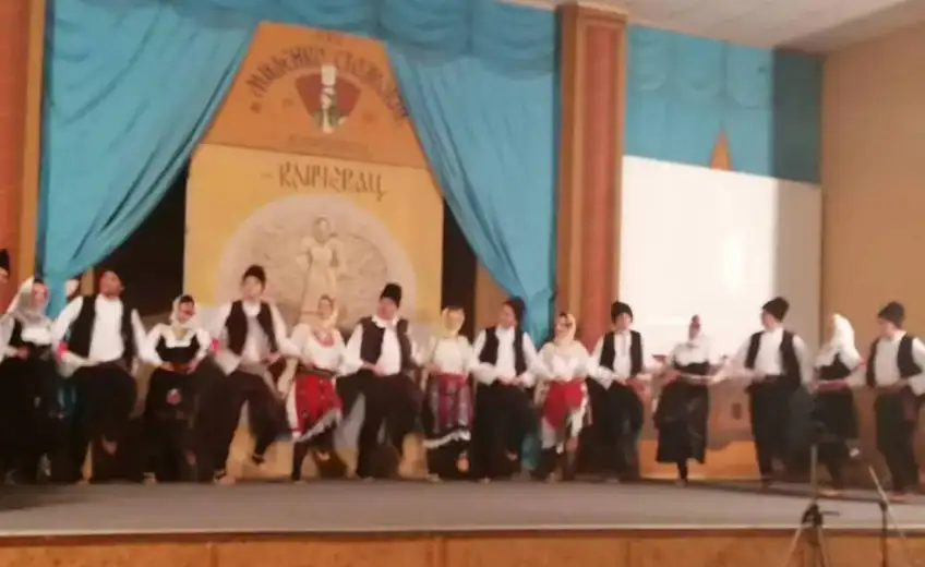 Seoski folklorni ansambli imali zapažene nastupe na republičkom i međunarodnom festivalu folklora