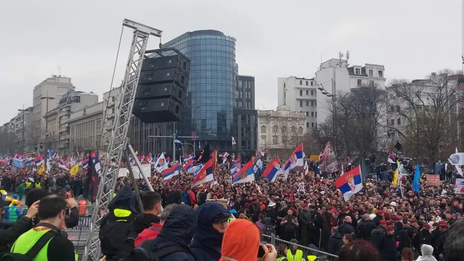 Studenti u blokadi: Pozivamo sve građane da u nedelju okače bele tkanine sa otiscima kravih ruku