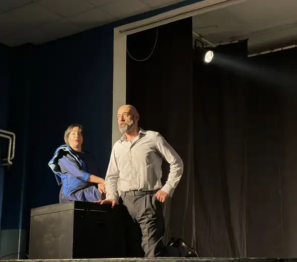 U centru za kulturu u Kotlujevcu odigrana komedija "X + Y = 0"